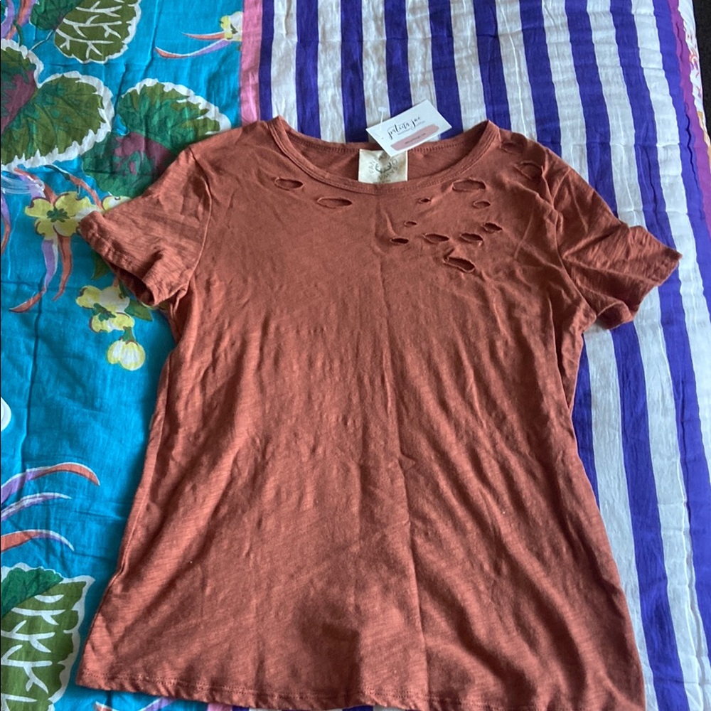 Distressed Rust Top - Picture 3 of 6